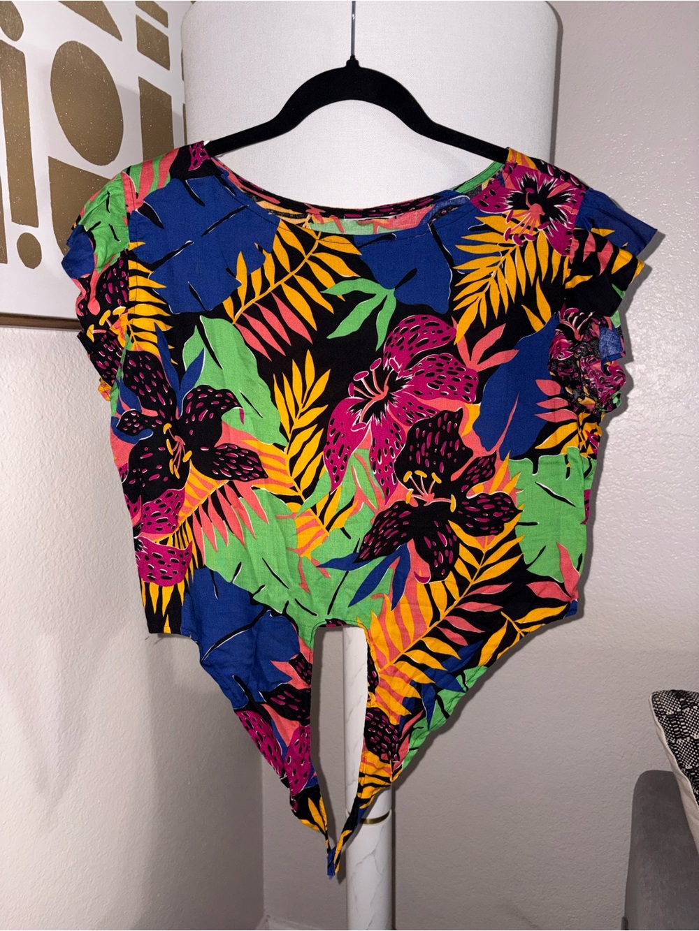Source Unknown Multicolor Tropical Tie-Front Crop Top